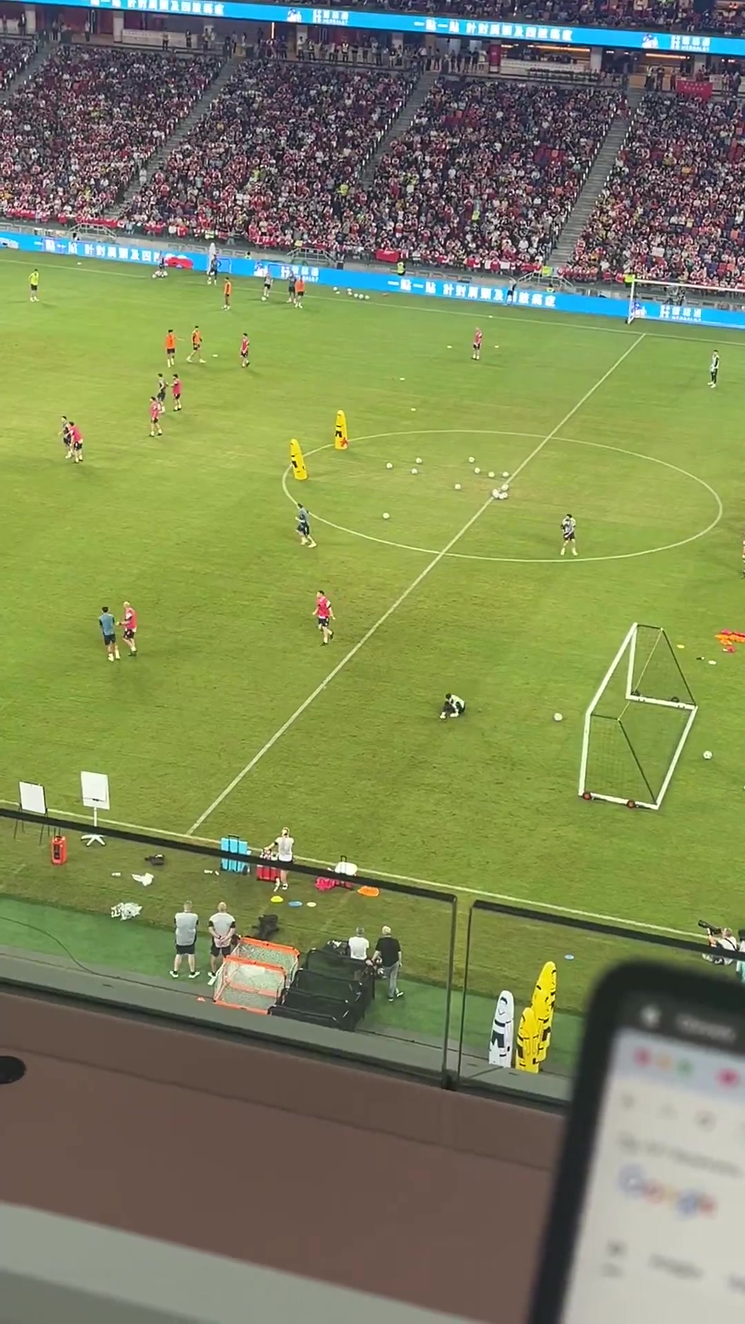 約克雷斯在訓(xùn)練中的一腳遠(yuǎn)射破門讓全場驚呼