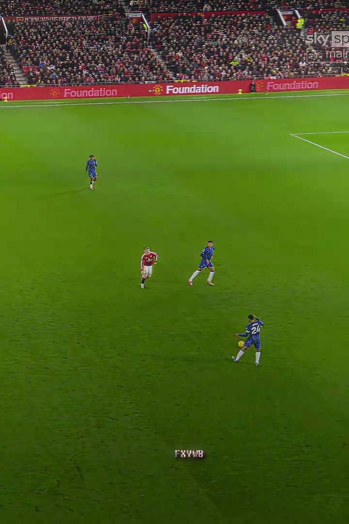 靈感乍現(xiàn)帕爾默這個(gè)1過(guò)2太漂亮了完美的一腳觸球