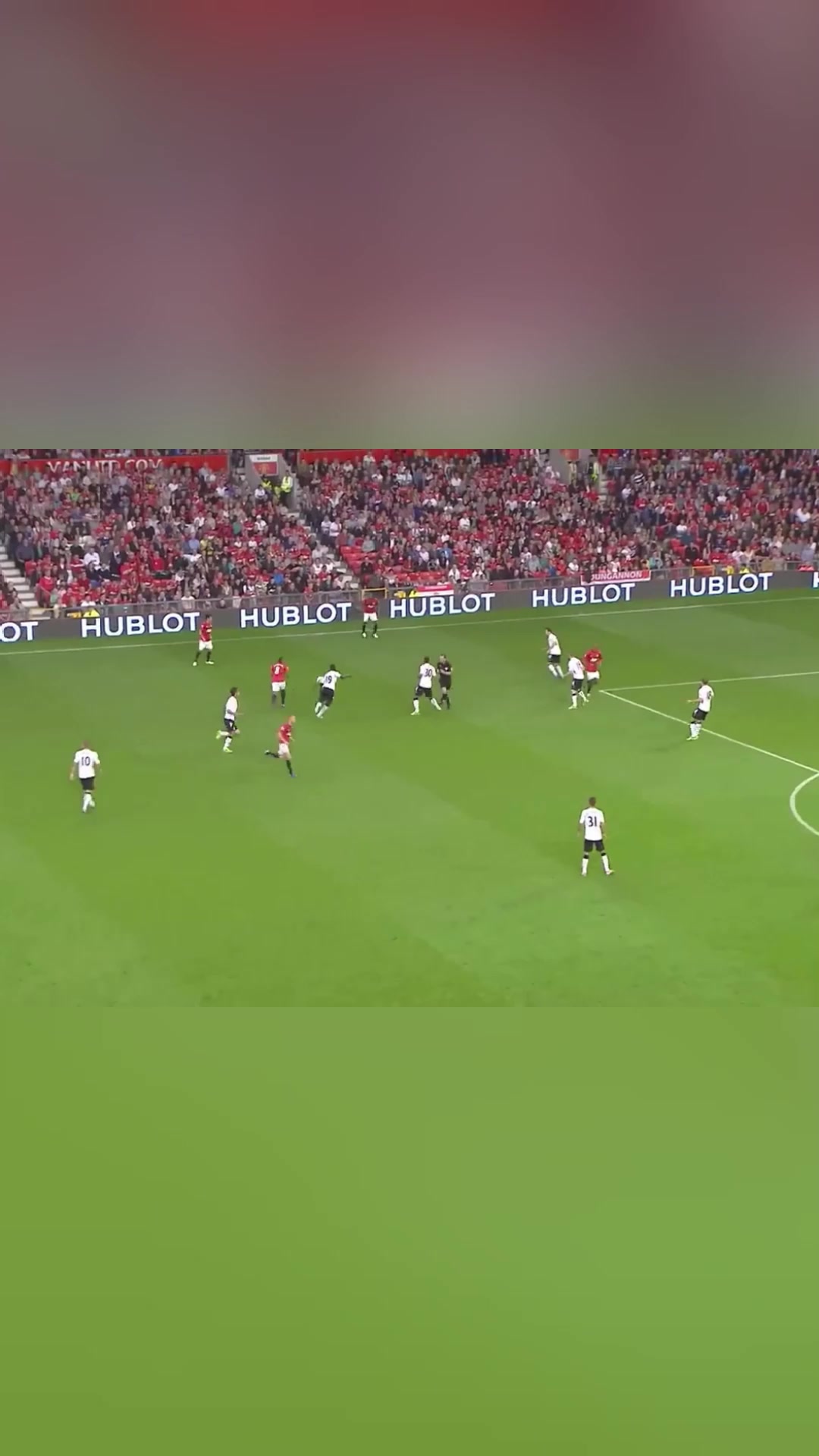 天生的終結(jié)者范佩西曼聯(lián)英超首球不停球?yàn)t灑凌空斬