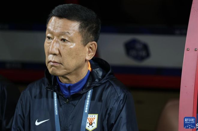 崔康熙傷勢未愈，回韓治療歸期待定，兩年帶隊(duì)成績下滑至最差。