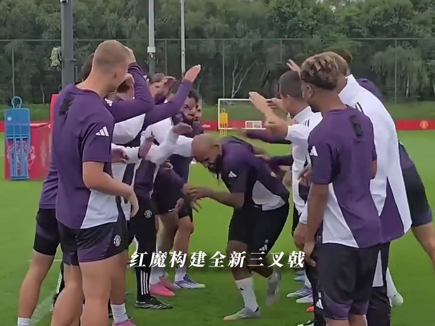 誰能防住這條鋒線?曼聯(lián)夏窗砸2.2億構(gòu)建全新三叉戟