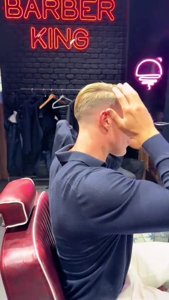 約克雷斯的倫敦生活從時(shí)尚發(fā)型開(kāi)始