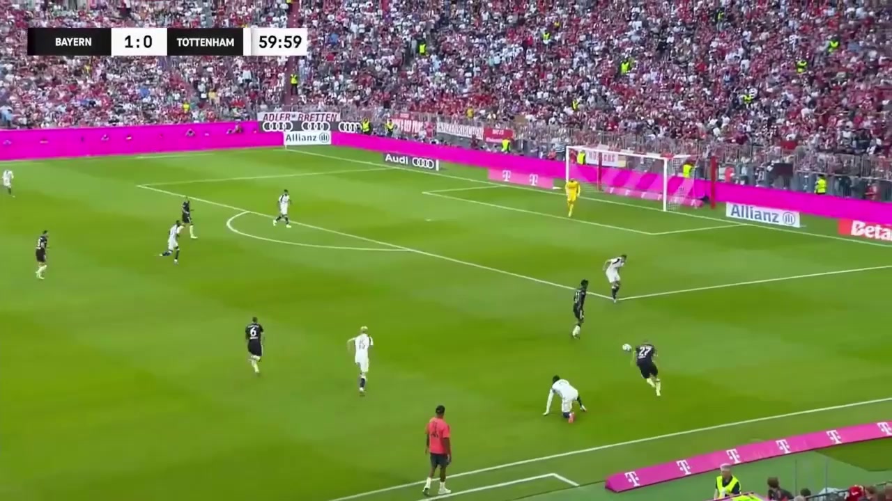 萊默爾斷球助攻科曼內(nèi)切打入死角拜仁2-0領(lǐng)先熱刺