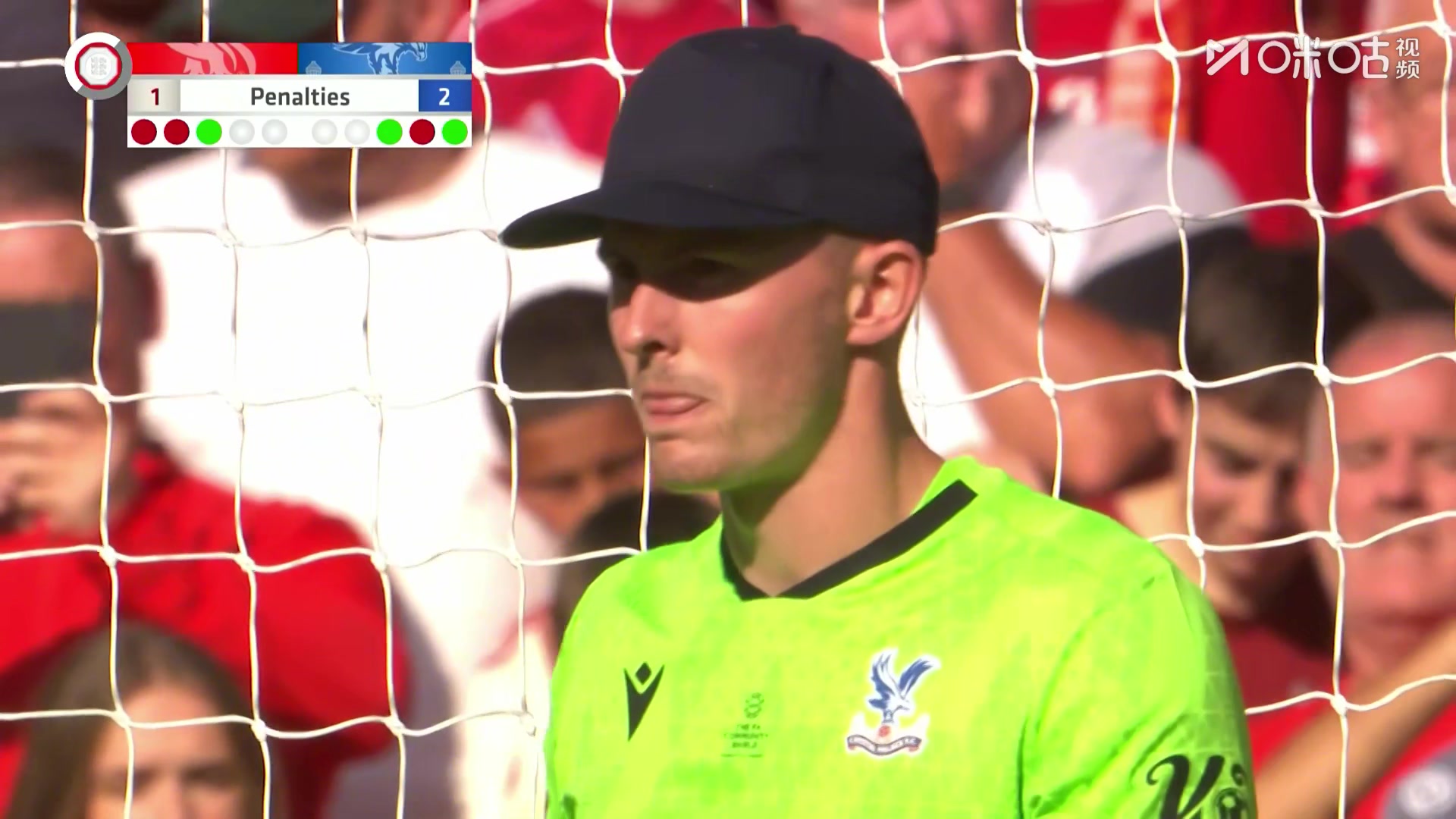 埃利奧特點(diǎn)球被撲出詹俊調(diào)侃張指的愛(ài)將埃利奧特罰丟啦