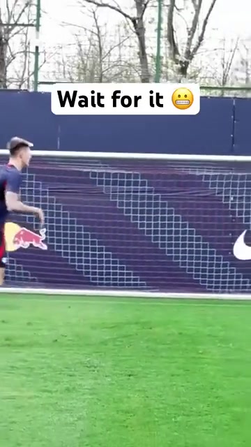 塞斯科訓(xùn)練中展示驚人彈跳和C羅比也不遜色多少了吧