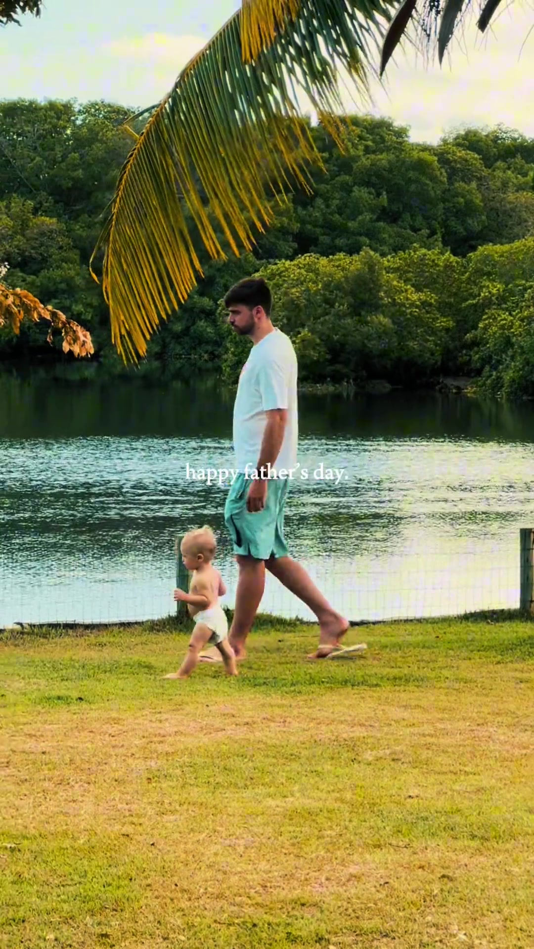 好爸爸泰山外援澤卡愛妻社媒發(fā)布澤卡帶娃的美好時(shí)光