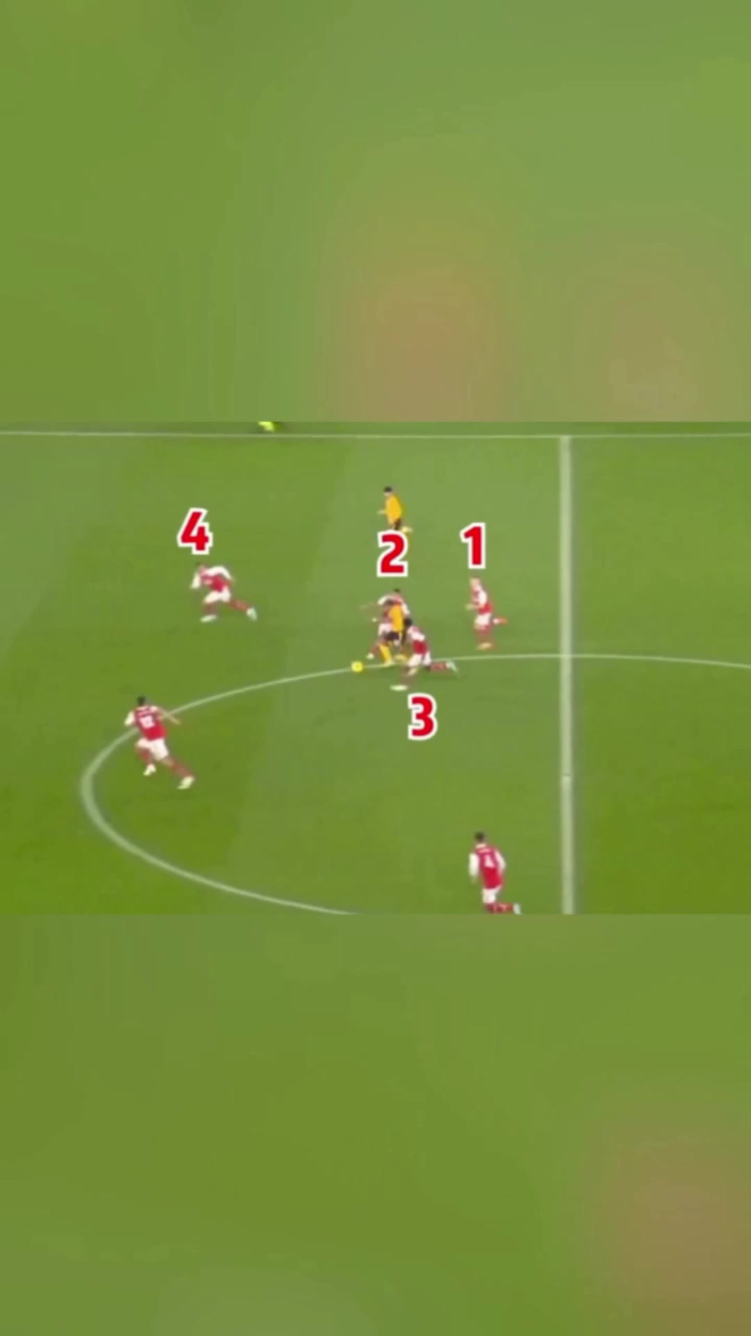 都說了足球是團(tuán)隊(duì)運(yùn)動任你再犟也只能屈服