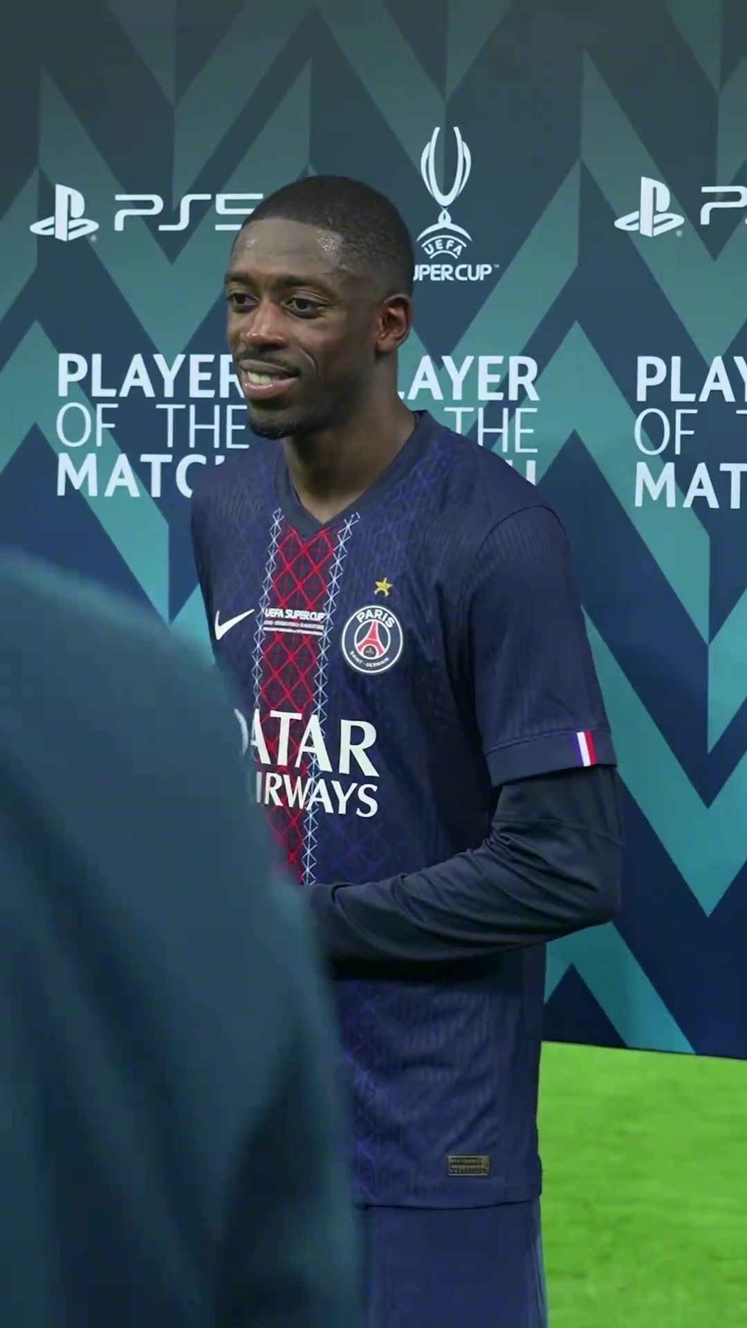 登貝萊職業(yè)笑容這一塊