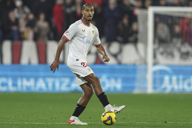 德天藥企談巴代引進(jìn)，已與球員簽協(xié)議，預(yù)計(jì)總價(jià)3000萬(wàn)歐。