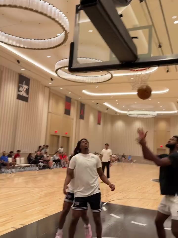 炮哥老當(dāng)益壯保羅背運后轉(zhuǎn)身銜接后仰跳投這套連招真的帥啊