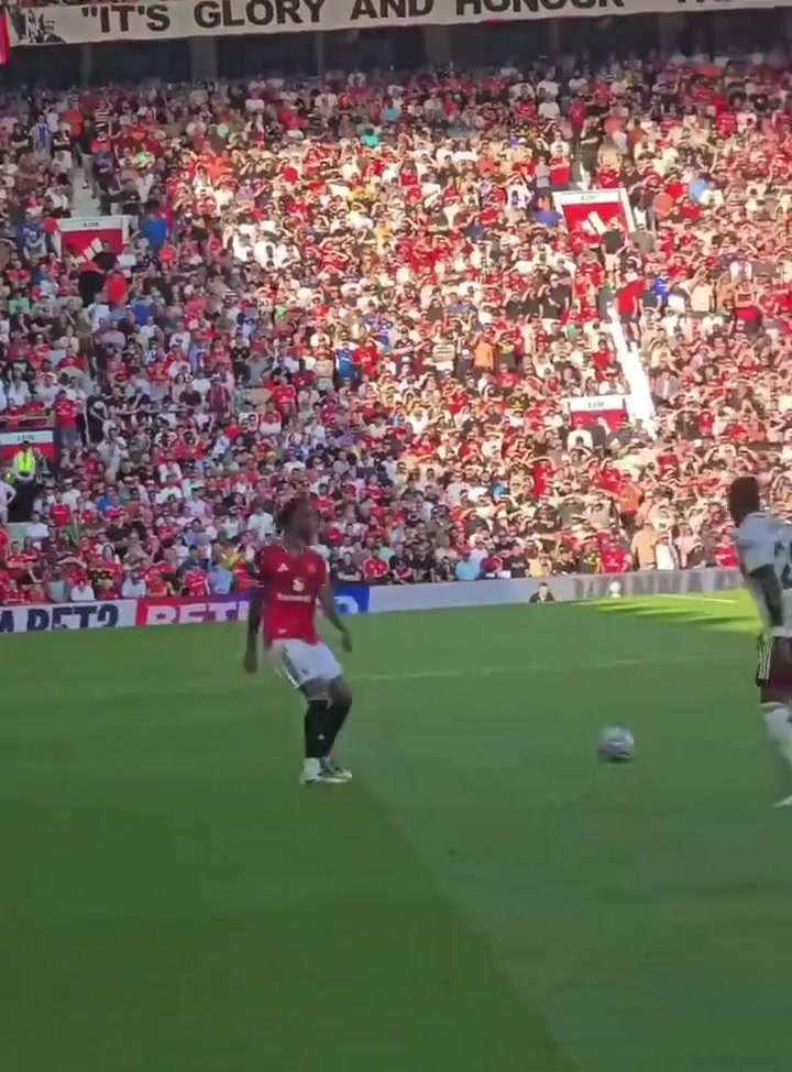 球迷視角曼聯(lián)前場拿球的能力的確提高了