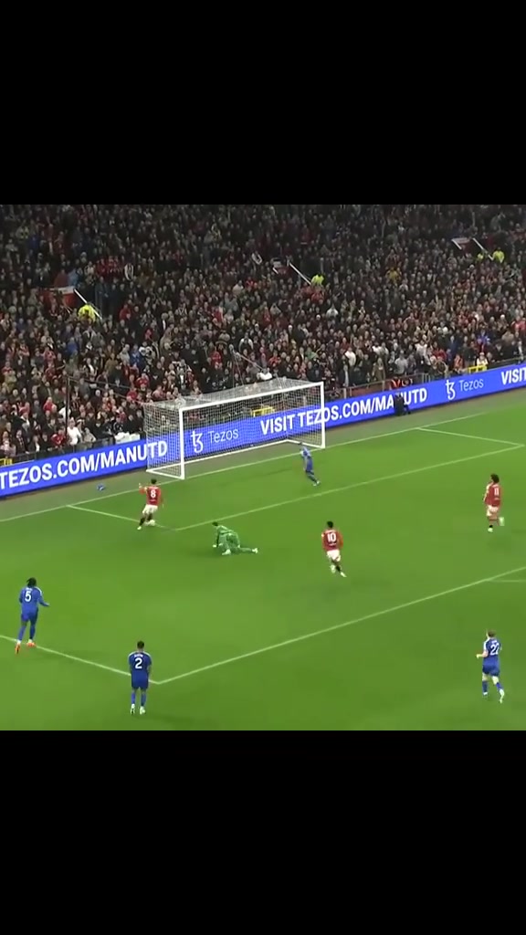 曼聯(lián)球迷他接受的質(zhì)疑聲最大但偏偏他最爭氣