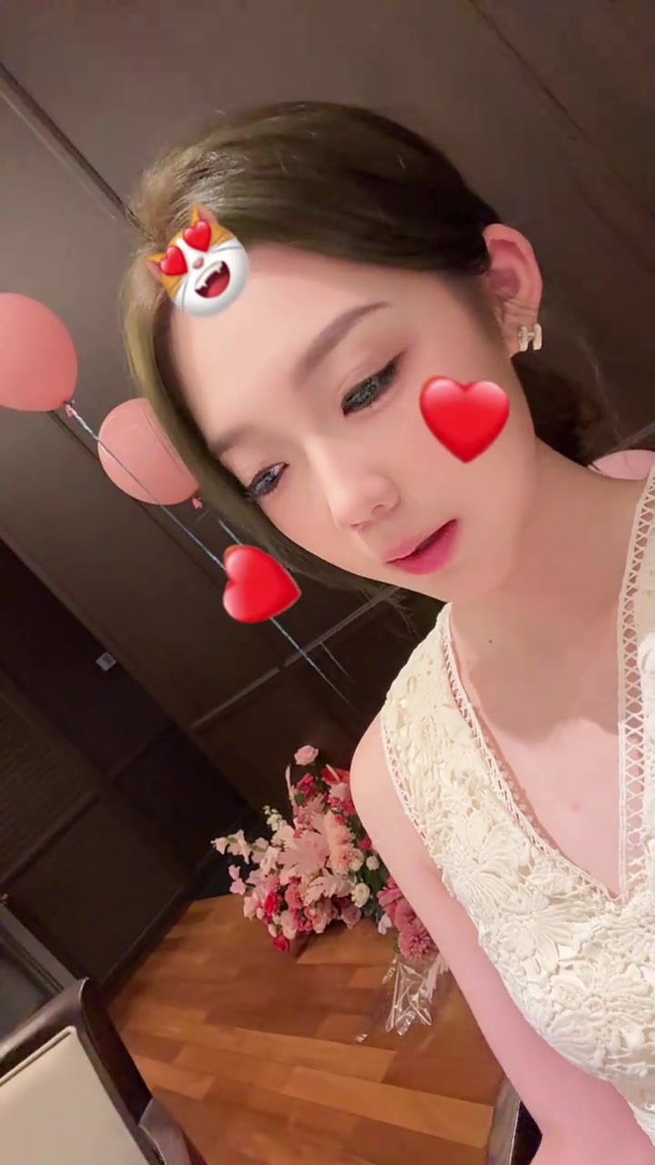 玉昆女主持看著皮膚好好電視臺女主持都是這個標(biāo)準(zhǔn)嘛