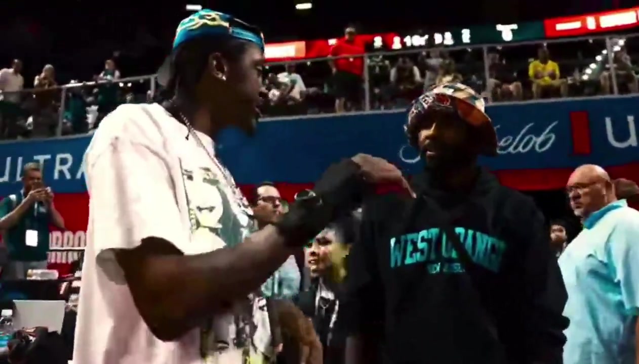 歐文詢問杰倫威你一直在處理手腕傷勢嗎你像個混蛋一樣反彈了