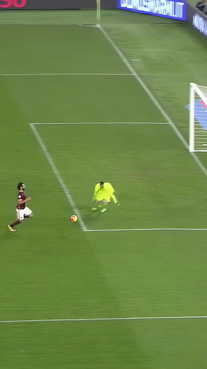 這也能踢進薩拉赫在羅馬時期這粒零角度進球真的驚為天人