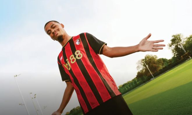 勒沃庫森邊鋒阿德利加盟伯恩茅斯，簽約五年。