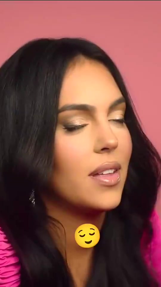 喬治娜在節(jié)目上笑談我的內(nèi)褲太緊了