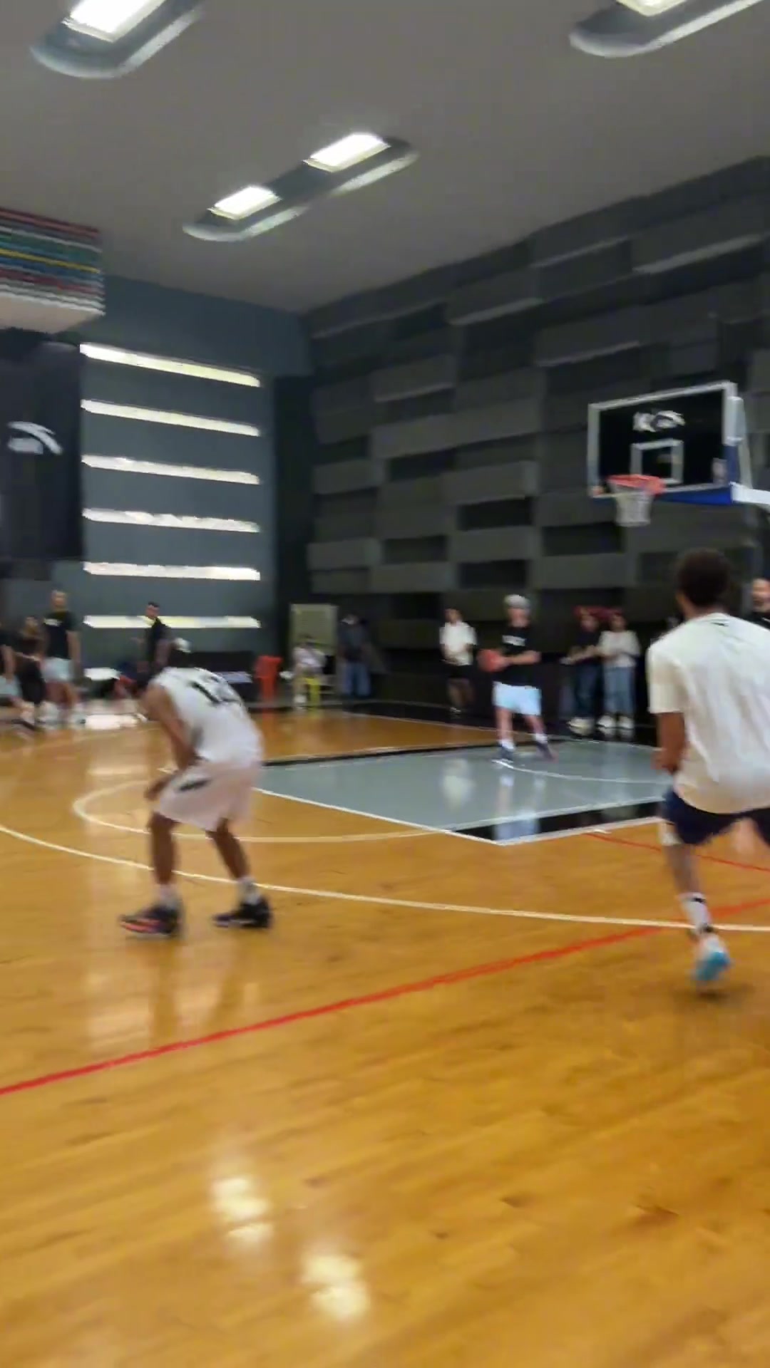 克萊教你怎么去接球投籃來看看頂級(jí)3D的標(biāo)準(zhǔn)動(dòng)作吧