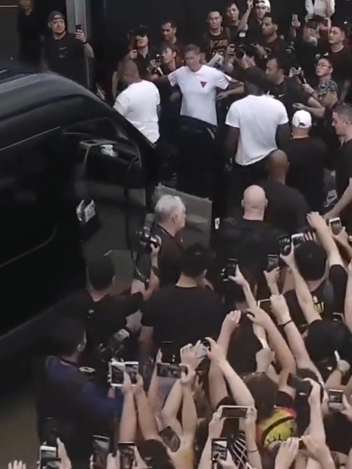 終于要來(lái)了回顧18年詹姆斯中國(guó)行上海站盛況這就是頂流