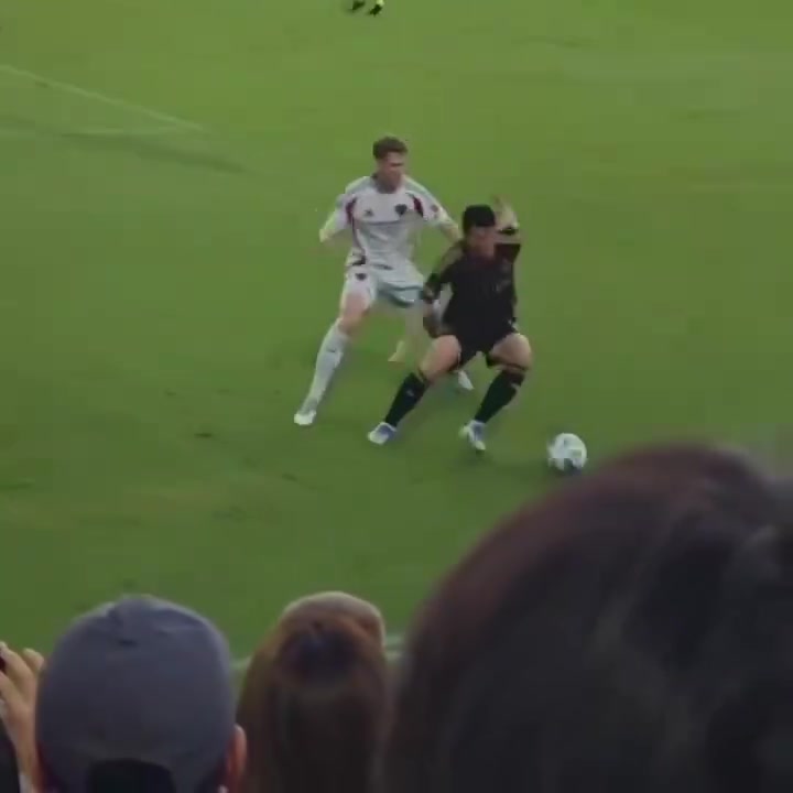 降維打擊現(xiàn)場實拍孫興慜展現(xiàn)絲滑擺脫讓球迷沸騰