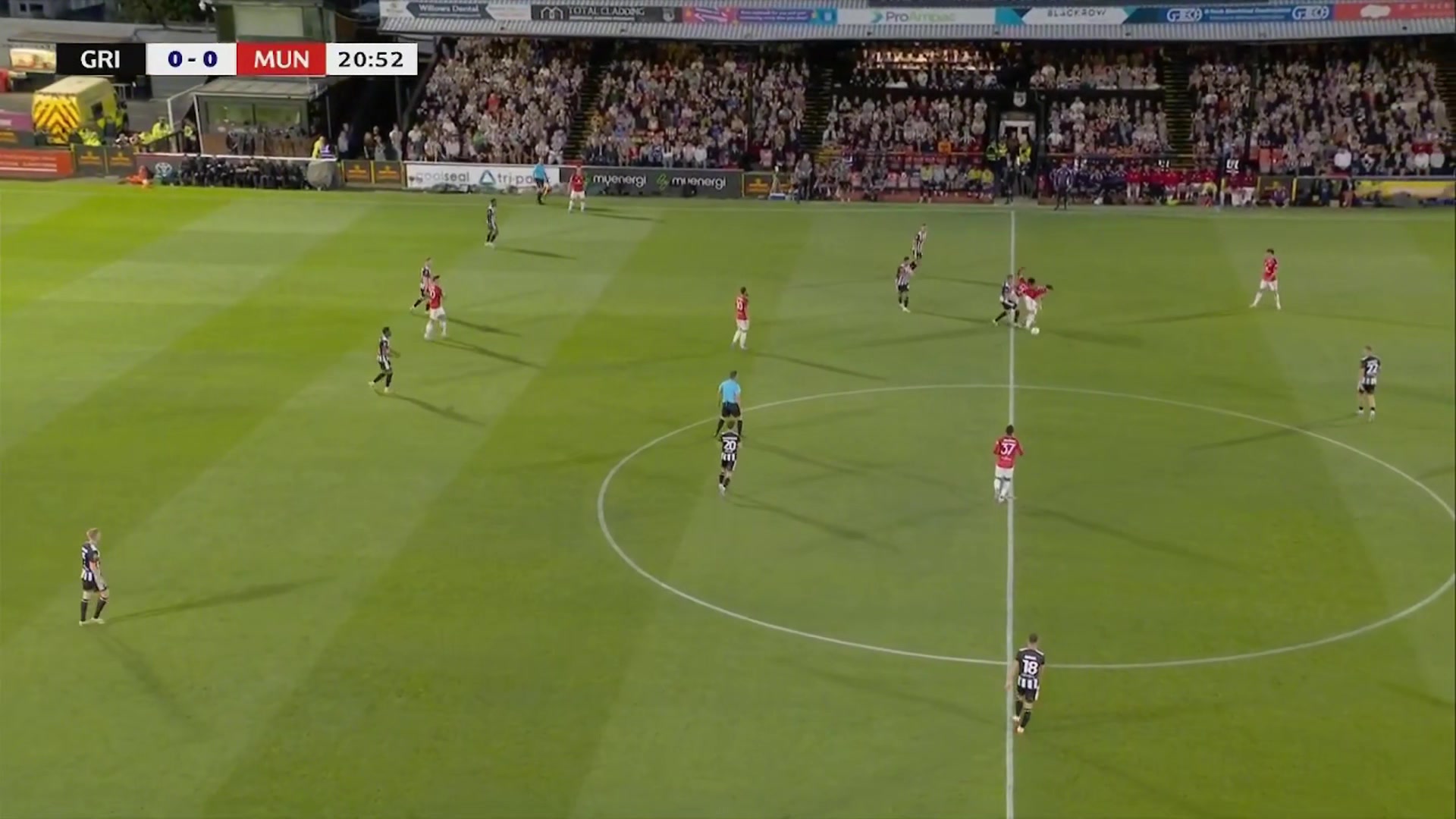 曼聯(lián)0-1落后英乙球隊阿瑪?shù)峦Ｇ蚴д`被斷球格林斯比反擊破門