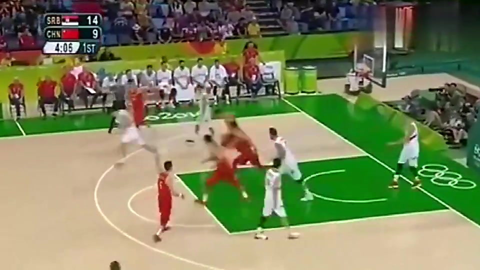 沒想到吧16年易建聯(lián)在奧運會炸裂扣籃約基奇在旁站如嘍啰