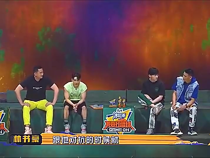 連手掌都有肌肉林書(shū)豪此前談老詹變態(tài)級(jí)身體實(shí)在沒(méi)法比