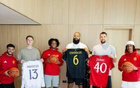 NBA球員祖巴茨等造訪卡靈頓，獲贈曼聯(lián)球衣！