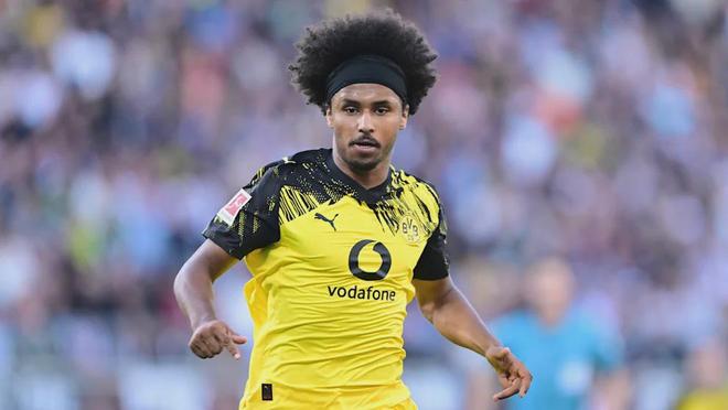 阿德耶米：多特爭冠，不急續(xù)約。