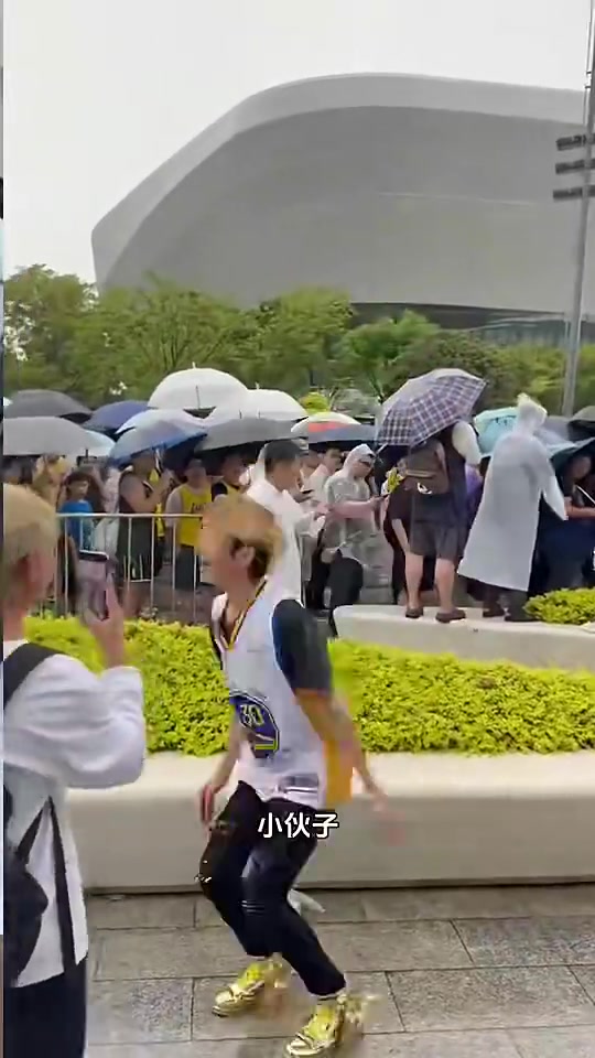 馬健老詹中國行混入一位庫密雙方網(wǎng)上激烈對立線下一團和氣