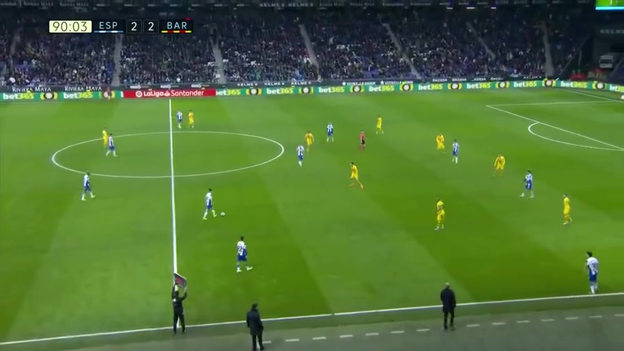 傳奇的一場比賽當(dāng)年武磊這個跑動假如隊友傳了