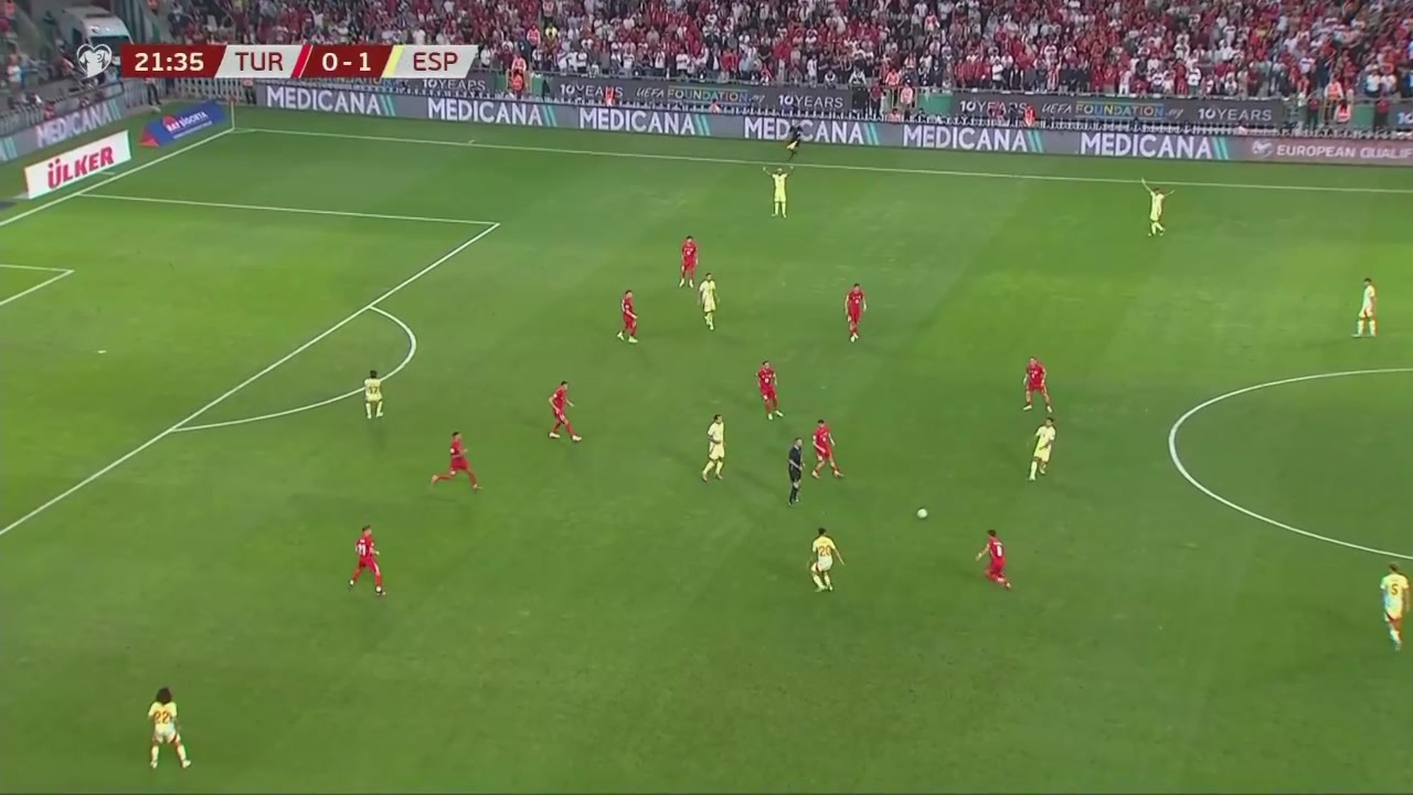 賞心悅目西班牙Tiki-Taka戲耍土耳其后防 梅里諾禁區(qū)內(nèi)推射破門