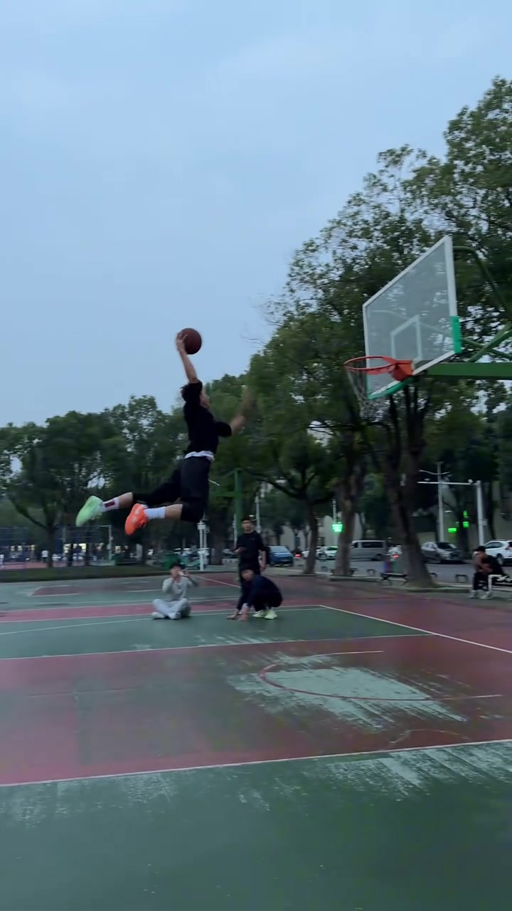 臂展差一點但是這個彈跳逆天了