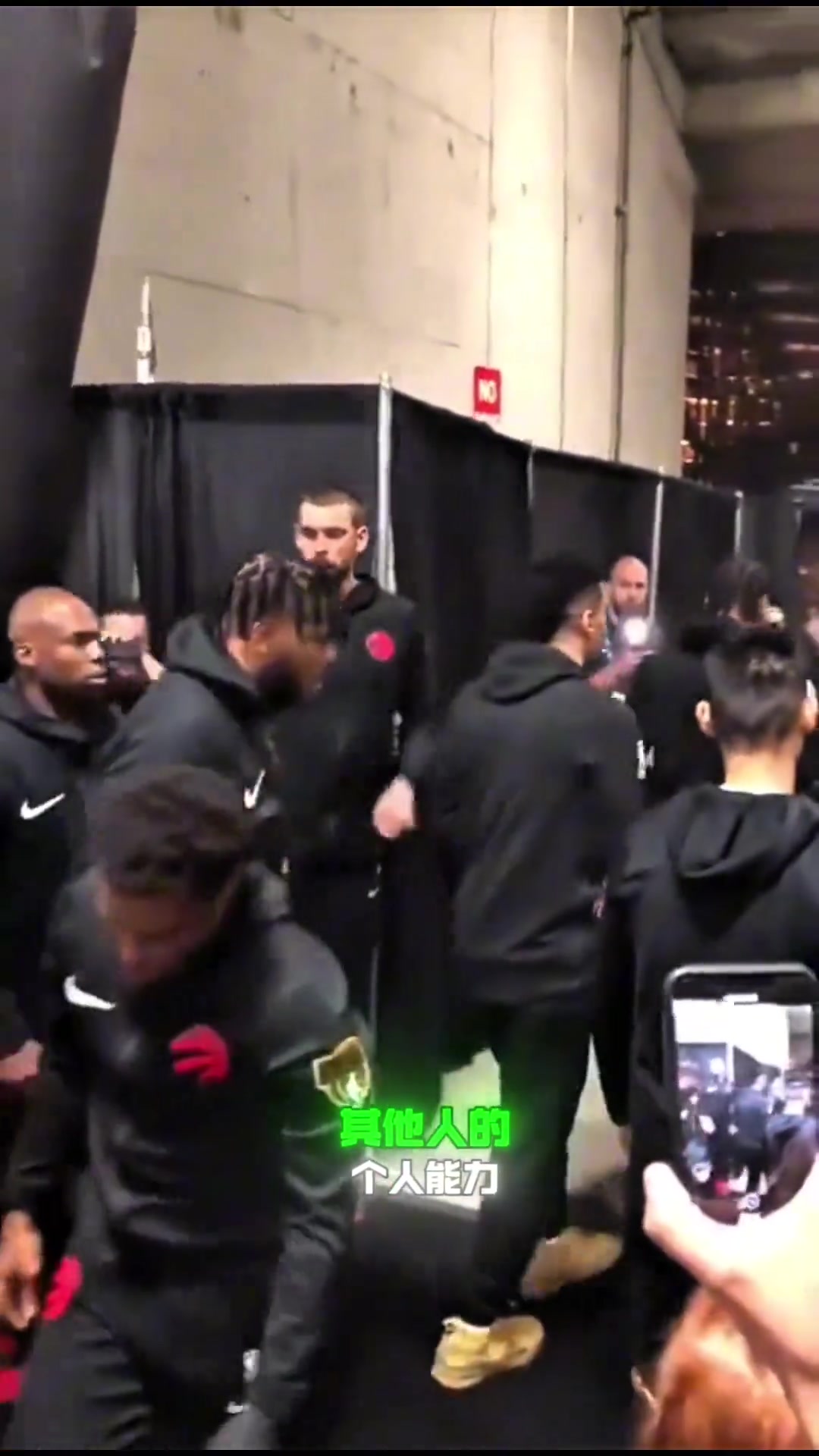 楊毅小卡19年并不是單核奪冠他的隊(duì)友很出色