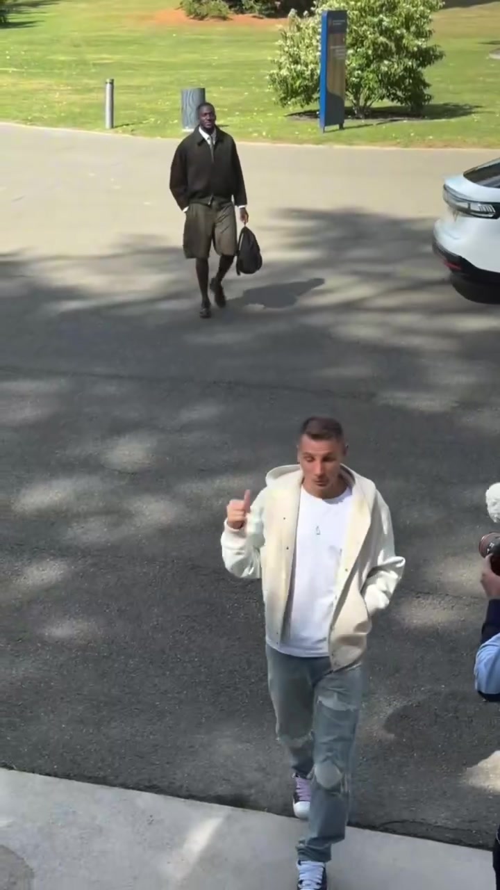 不愧是時尚之都法國眾將穿搭?；倏嘶頃r尚超模