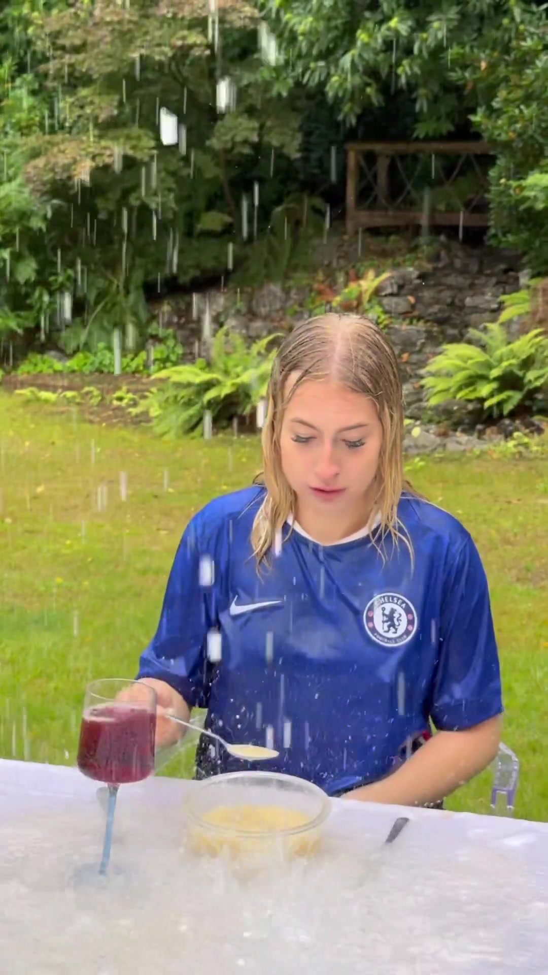 對切爾西提起74項財務(wù)指控切爾西成人女博主粉絲的反應(yīng)