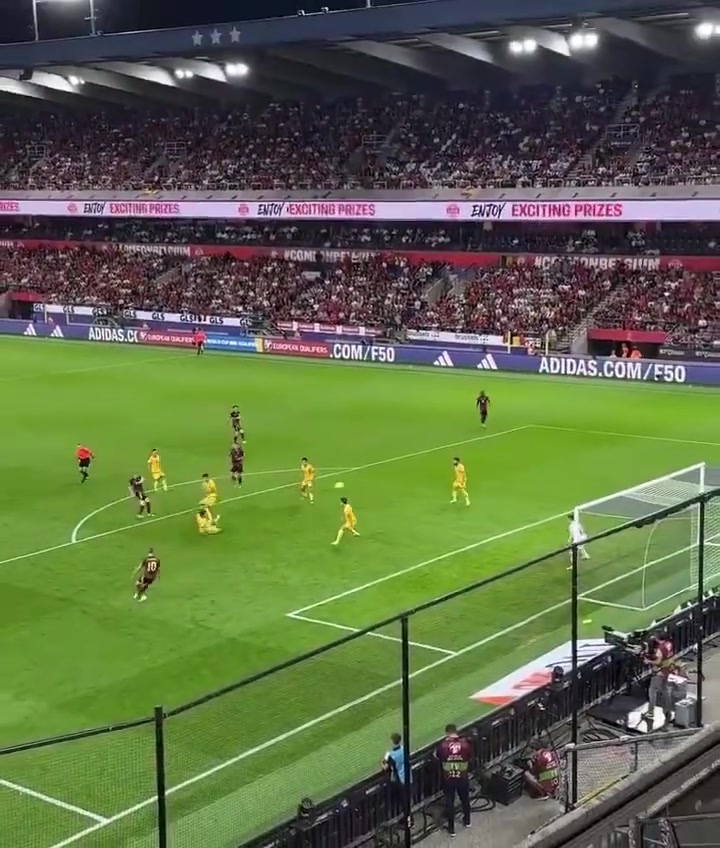 石破天驚現(xiàn)場視角看德布勞內的爆射死角世界波依舊犀利