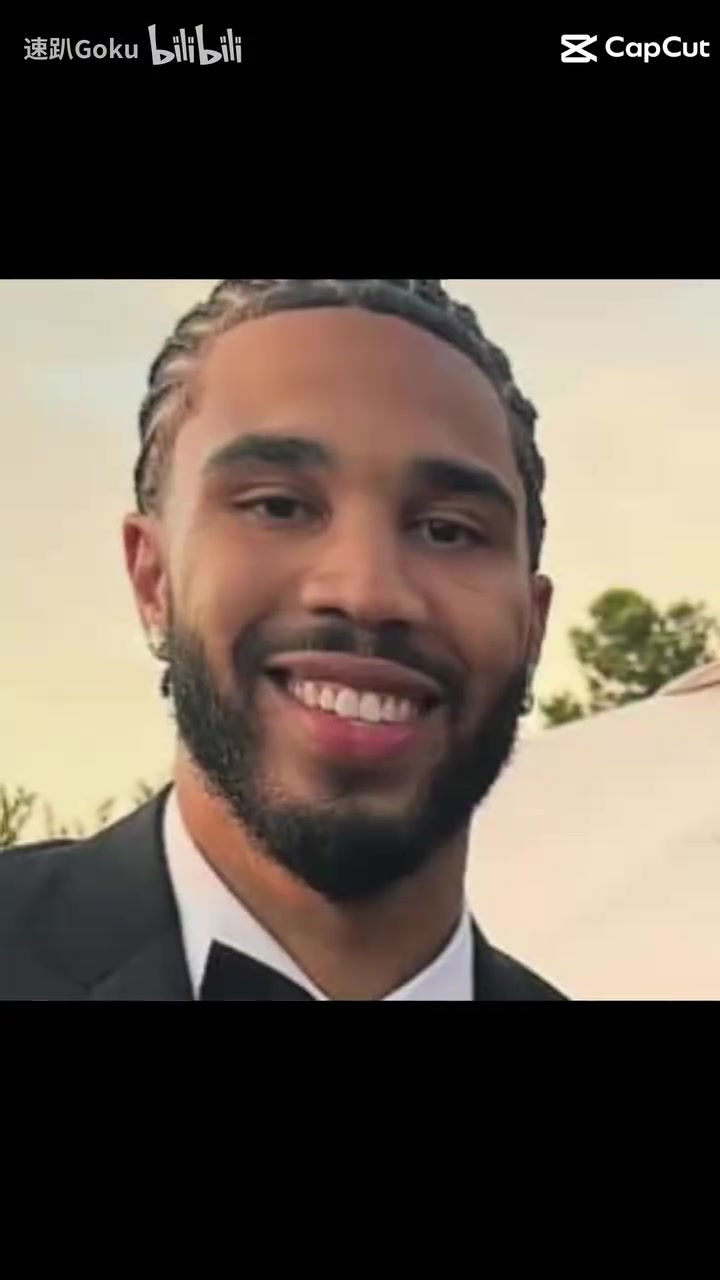 來參加好大哥的婚禮塔圖姆新發(fā)型亮相比爾婚禮