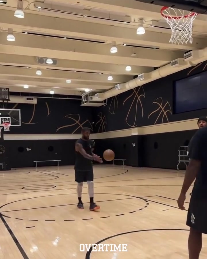 下賽季三狀元合體歐文已經(jīng)開始簡單投籃訓(xùn)練 復(fù)出在即