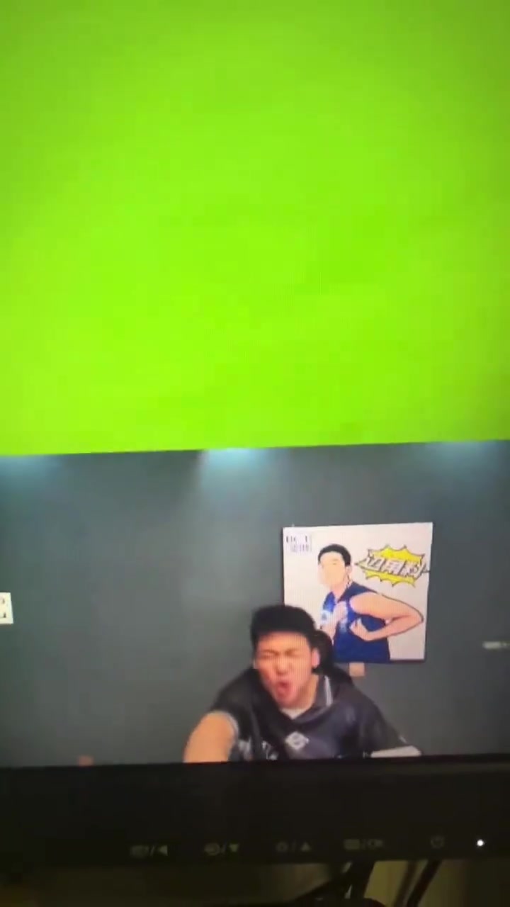 王楚淇直播破防怒罵B費看人啊你你老盯著球干啥你要盯人啊