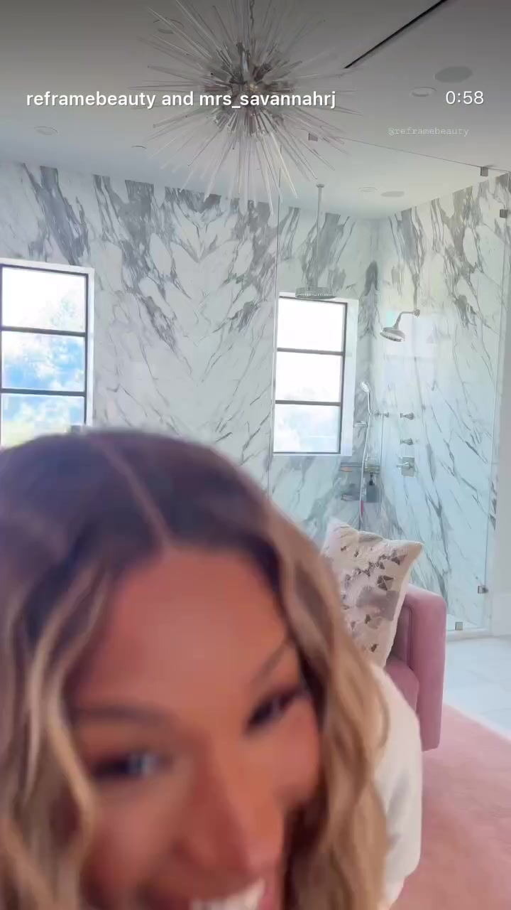 保養(yǎng)得不錯(cuò)近距離感受下詹嫂薩瓦娜的顏值牙齒是真的白