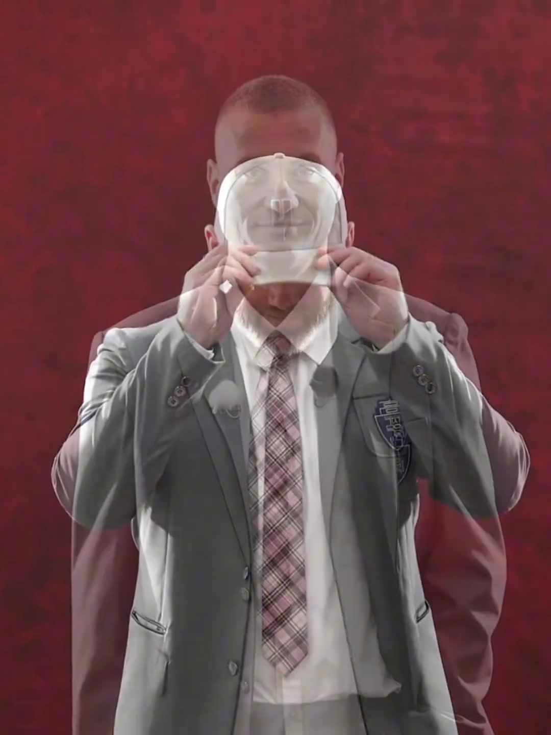 曼聯(lián)名宿重聚試新裝網(wǎng)友這胖子不會是魯尼吧