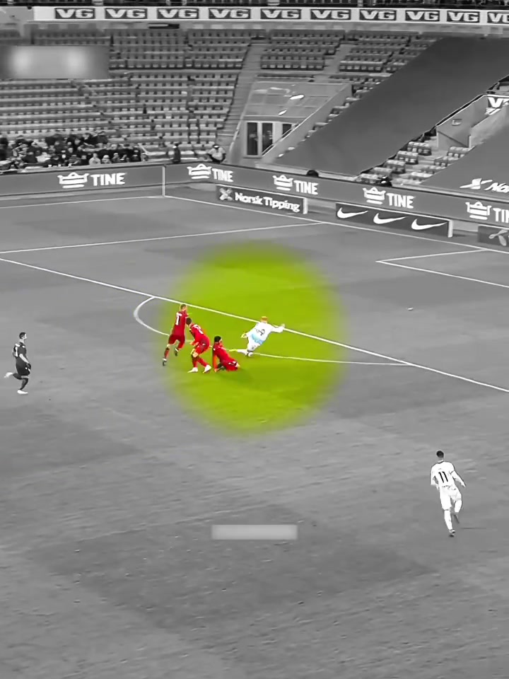 他你也敢鏟新球迷哈蘭德沒事吧老球迷鏟人的怎樣了