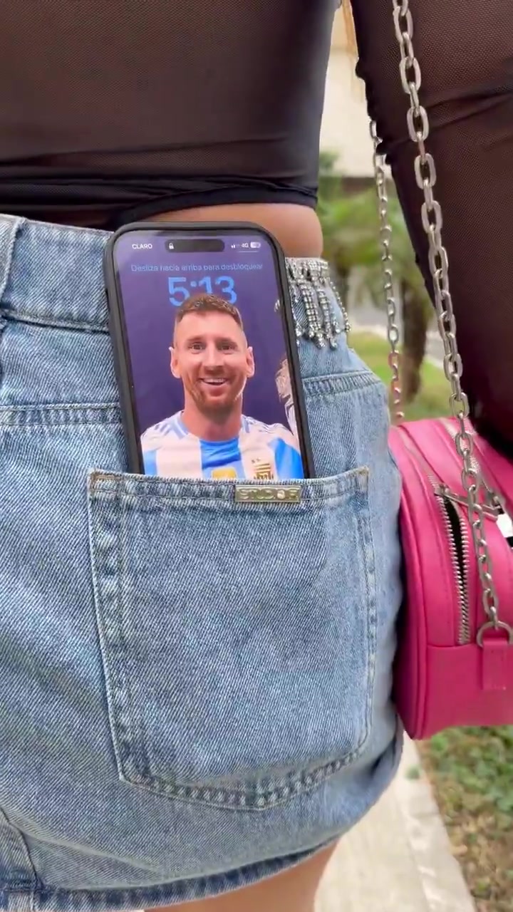 段子不錯(cuò)C羅粉絲向女友求婚時(shí)