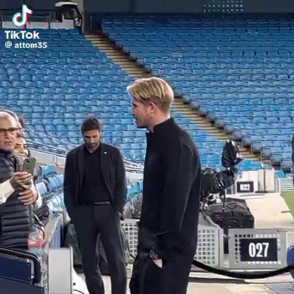 當(dāng)你看到德布勞內(nèi)的肢體語言就知道他想在這里退役