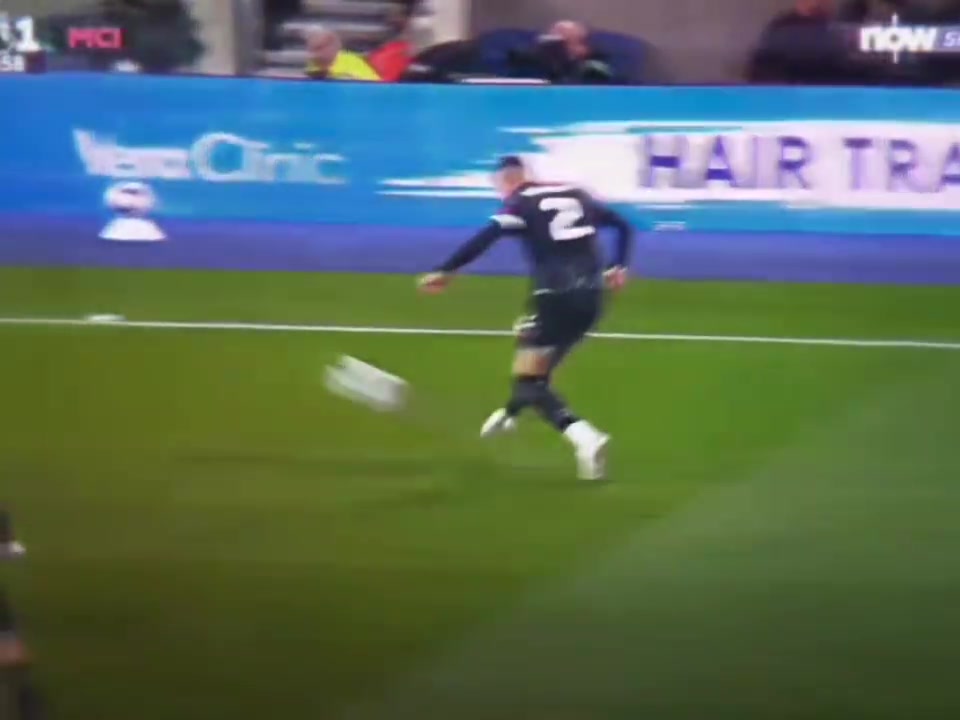 飛翔的比利時人德布勞內(nèi)曼城經(jīng)典進球魚躍頭球絲滑慶祝