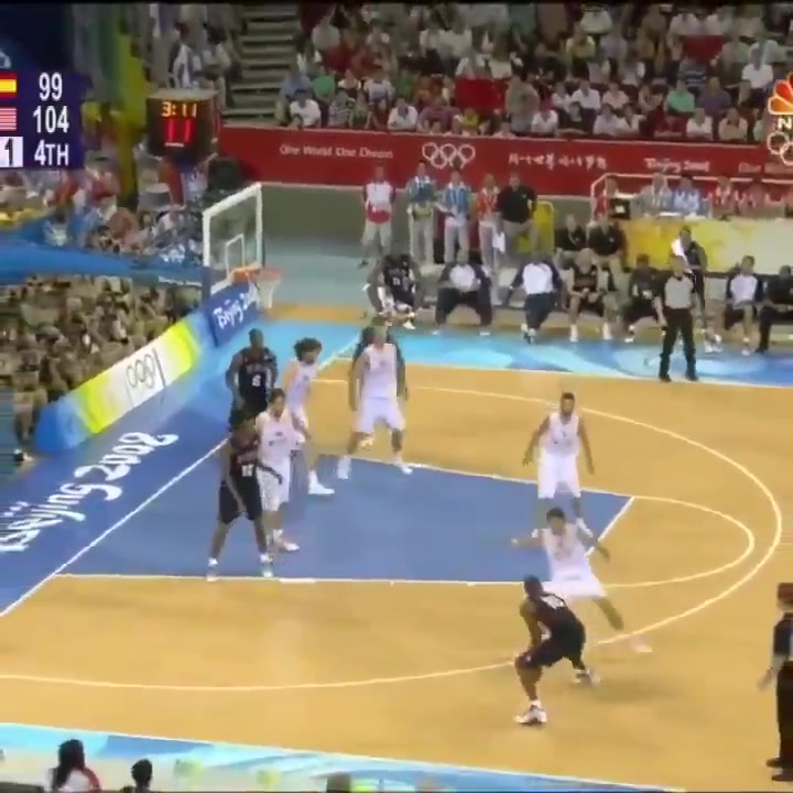 當(dāng)一支球隊(duì)里有科比和詹姆斯還對(duì)手還打個(gè)錘子啊