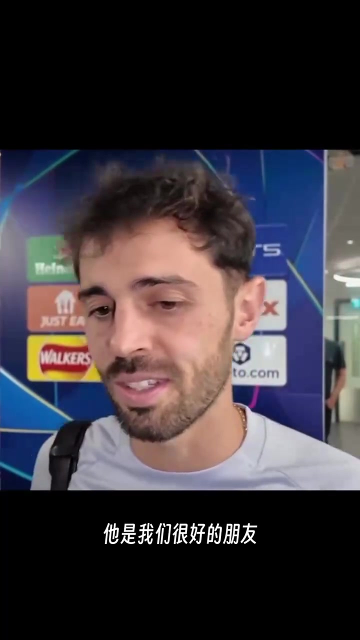 B席賽后德布勞內(nèi)來我們更衣室了我們真的很開心見到他