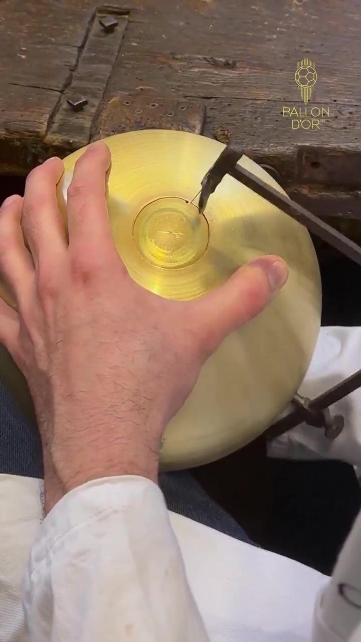 金球獎獎杯原來是這樣制作的