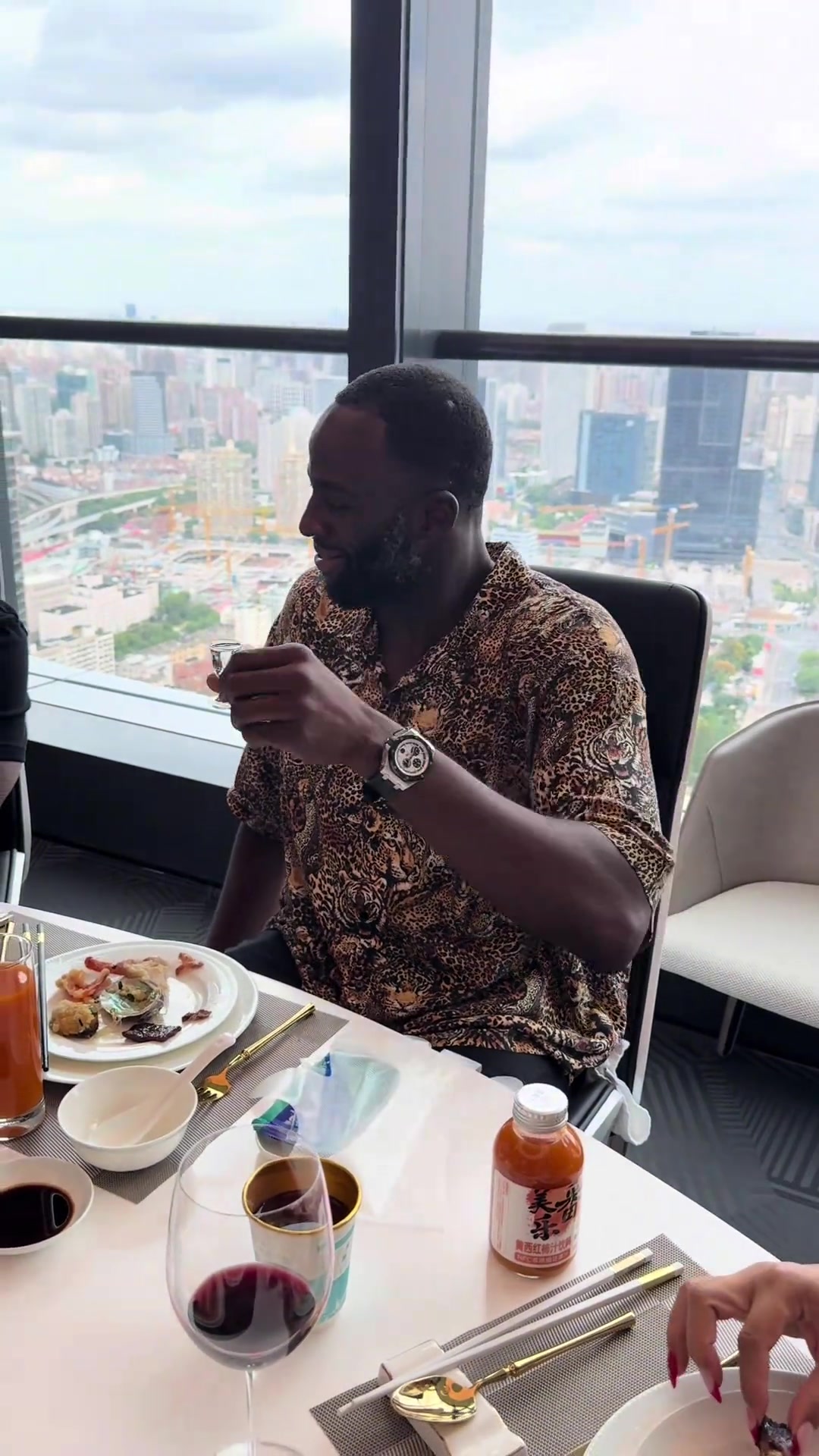 這體格子3斤起步追夢體驗茅臺白酒好喝到手舞足蹈